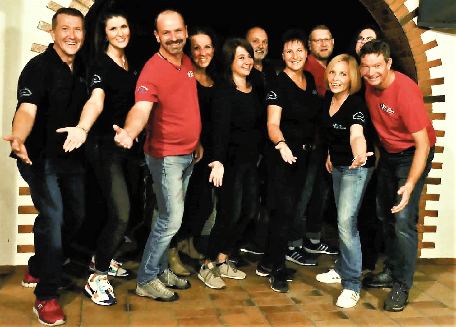 Ensemble auf der Bühne